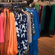 Ausgefallene und modische Kleidung finden und kaufen!